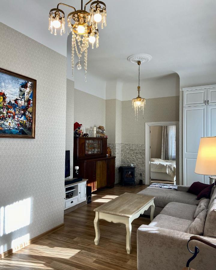 Elegant Apartment In Historical Centre & Free Locked Parking Рига Екстериор снимка