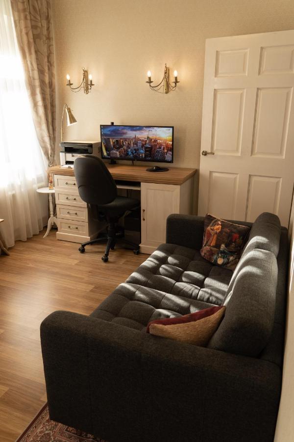 Elegant Apartment In Historical Centre & Free Locked Parking Рига Екстериор снимка