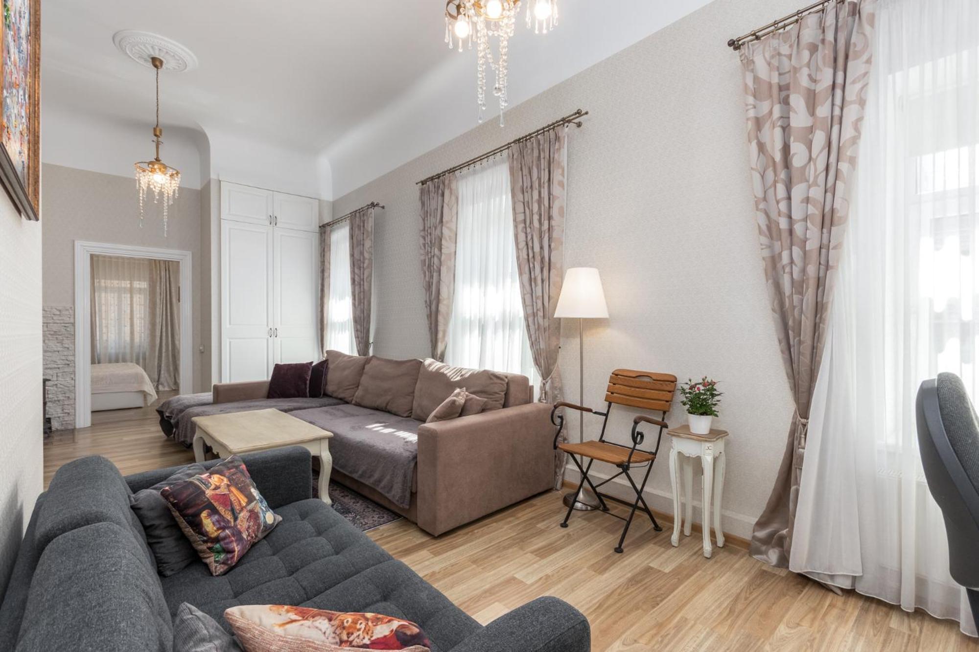 Elegant Apartment In Historical Centre & Free Locked Parking Рига Екстериор снимка