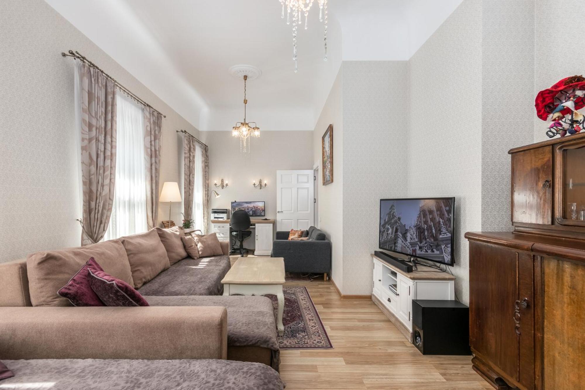 Elegant Apartment In Historical Centre & Free Locked Parking Рига Екстериор снимка