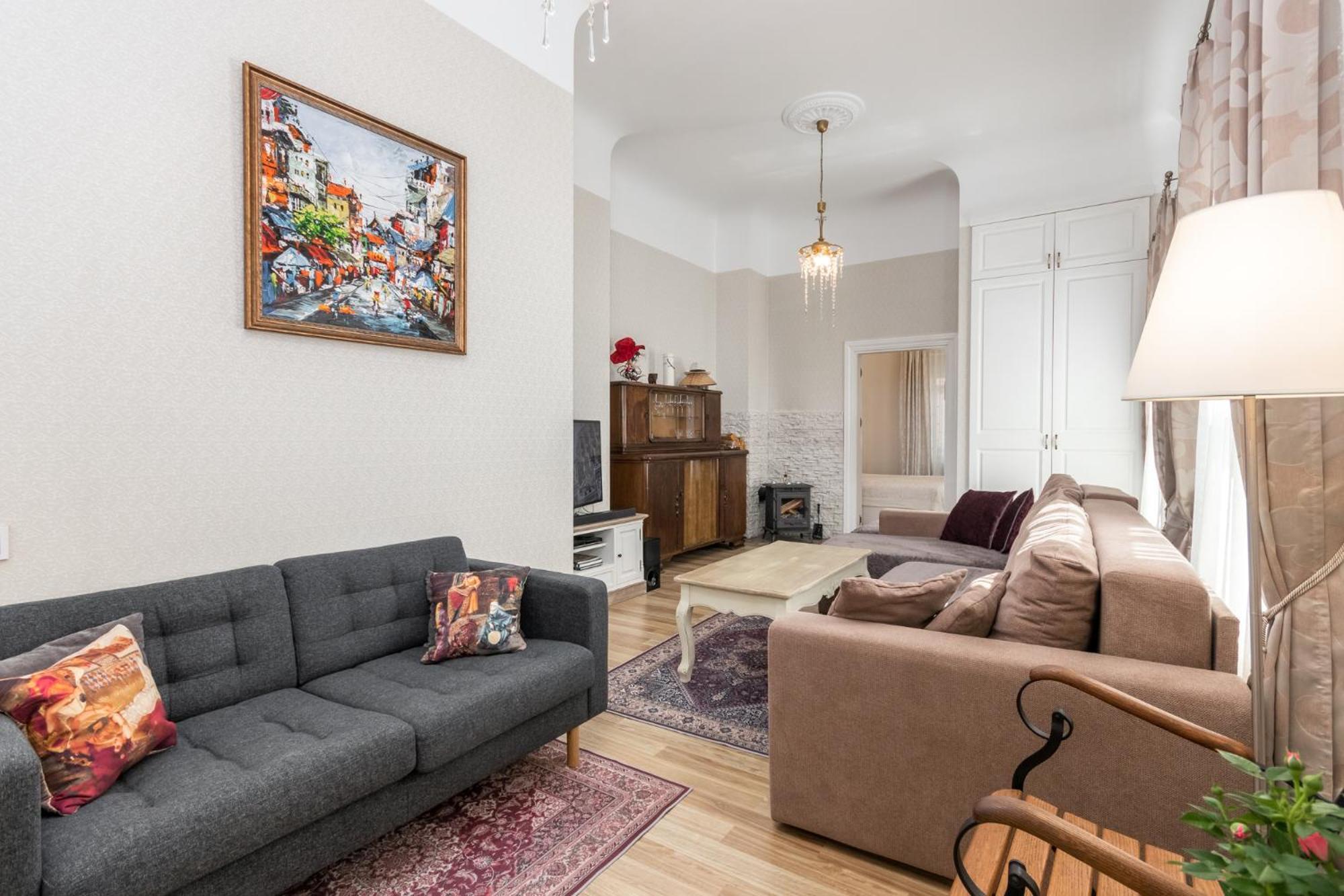 Elegant Apartment In Historical Centre & Free Locked Parking Рига Екстериор снимка