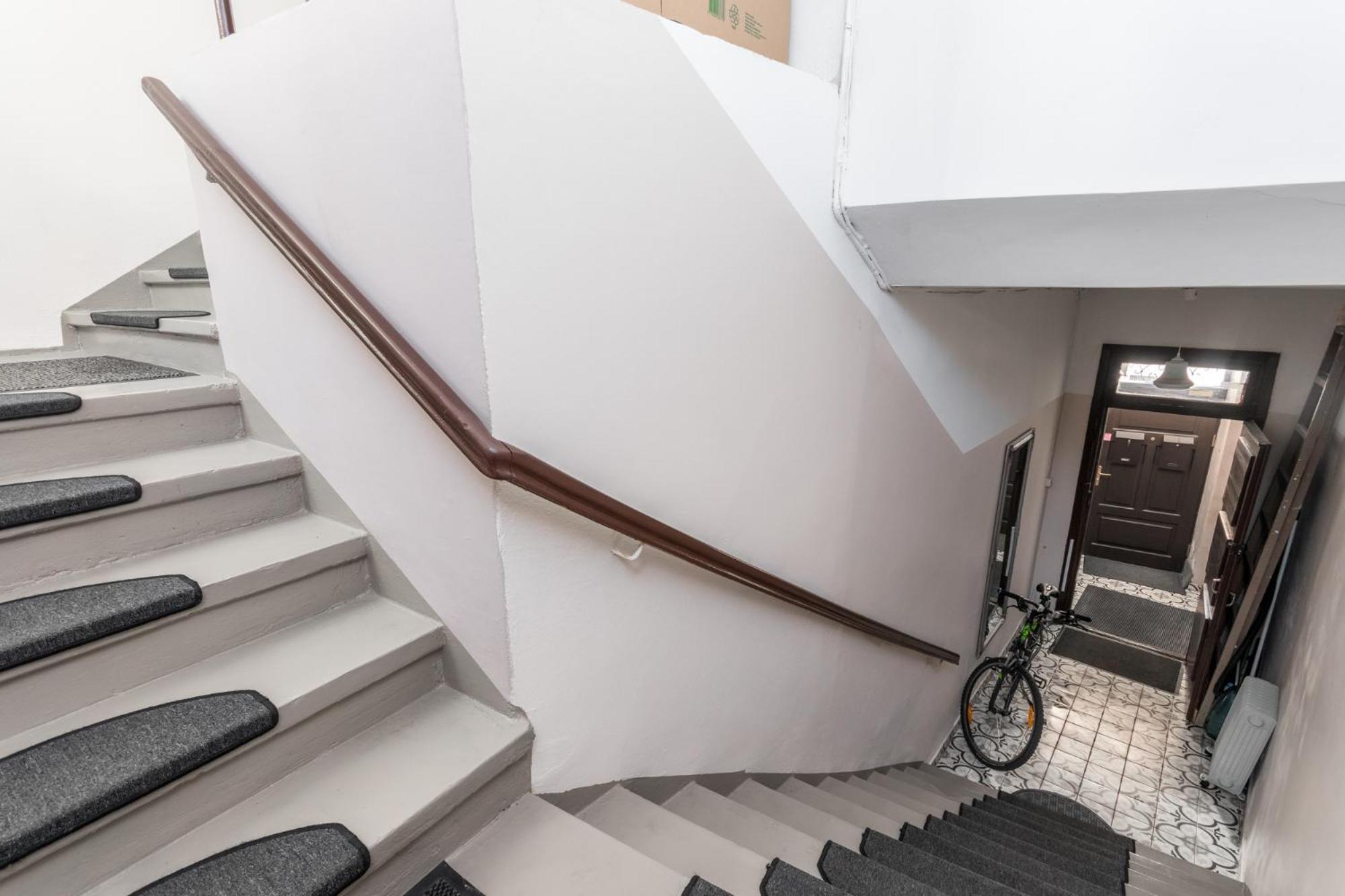 Elegant Apartment In Historical Centre & Free Locked Parking Рига Екстериор снимка