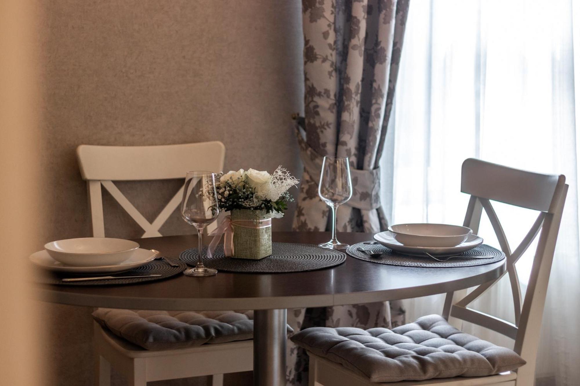 Elegant Apartment In Historical Centre & Free Locked Parking Рига Екстериор снимка