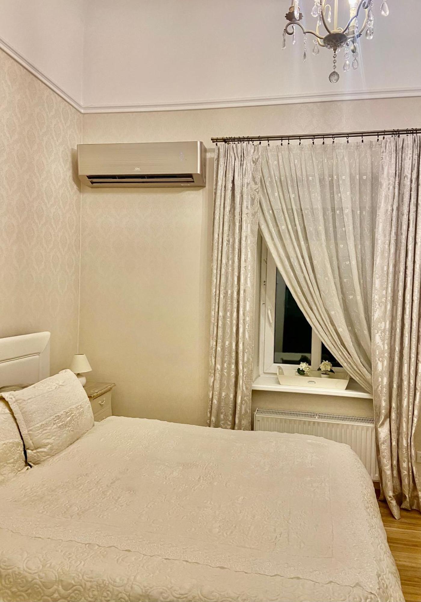 Elegant Apartment In Historical Centre & Free Locked Parking Рига Екстериор снимка